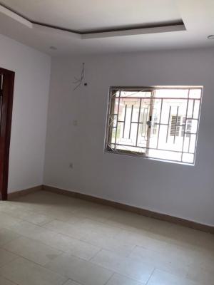 Newly Renovated and Standard Clean 2 Bedroom Flat  in Very, U3 Estate Lekki Right, Ikate, Lekki, Lagos, Flat / Apartment for Rent