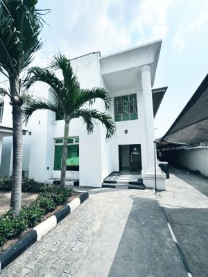 Spacious Open Space Semi Detached Duplex with 2 Bqs, Lekki Phase 1, Lekki, Lagos, Restaurant / Bar for Rent
