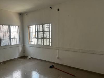Well Maintained 2 Bedroom Apartment, Ikeja, Lagos, Flat / Apartment for Rent