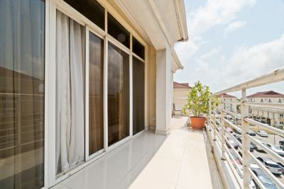 an Exquisitely Furnished and Serviced 3 Bedroom Penthouse Apartment, Cromwell Court Estate, Off Chevro Drive, Lekki, Lagos, Lekki, Lagos, Flat / Apartment for Rent