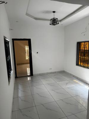 Clean 2-bedroom Apartment, Conservation Road, Lekki, Lekki Phase 1, Lekki, Lagos, Flat / Apartment for Rent
