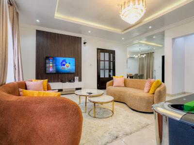 Classically Designed 3 Bedroom Apartment with Speedy Wi-fi, Comfortable Stay, Serene Environment, Lekki, Lagos, Flat / Apartment Short Let