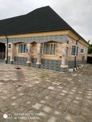 Bungalow of 3, 2 & 1 Bedroom Flats, Off Usiefrun Road, Ughelli North, Delta, Semi-detached Bungalow for Sale