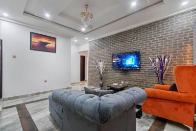Spacious 3 Bedroom Apartment, Oregun, Ikeja, Lagos, Flat / Apartment Short Let