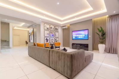Luxurious 4 Units of 4 Bedroom Apartment with Housekeeping and Snooker, Peaceful and Serene Environment, Victoria Island (vi), Lagos, Flat / Apartment Short Let