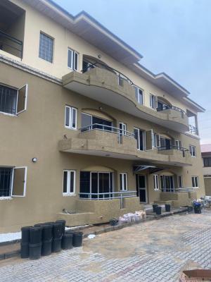 Newly Revovated 4 Bedroom Maisonette, Lekki Phase 1, Lekki, Lagos, Flat / Apartment for Rent