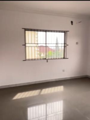 Well Maintained 2 Bedroom Flat, Gra Phase 2, Magodo, Lagos, Flat / Apartment for Rent
