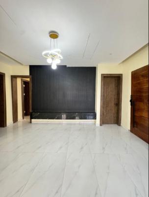 Comfortable 2 Bedroom Apartment, Lekki Phase 1, Lekki, Lagos, Flat / Apartment for Sale