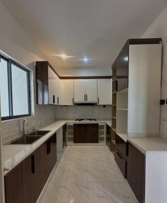 Serviced with 24/7 Power Supply 2 Bedroom En-suite Flat with an Enclos, Ikate, Lekki, Lagos, Flat / Apartment for Rent