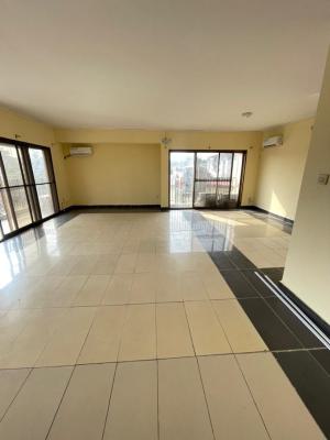 Spacious 3 Bedroom Apartment, Victoria Island (vi), Lagos, Flat / Apartment for Rent