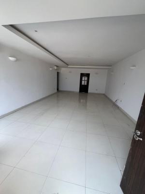Neat and Well Maintained Three Bedroom Penthouse Apartment, Lekki, Lagos, Flat / Apartment for Rent