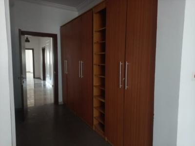 Spacious 3 Bedrooms Apartment, Lekki Phase 1, Lekki, Lagos, Flat / Apartment for Rent