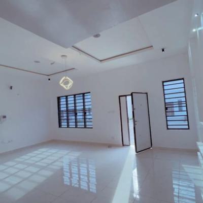 Distress 3bedroom Terrace, Ologolo, Lekki, Lagos, Terraced Duplex for Sale