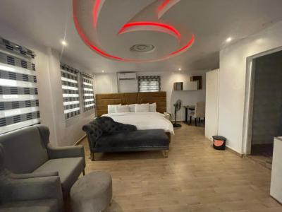 16 Rooms Hotel, Ijesha Road, Surulere, Lagos, Hotel / Guest House for Sale