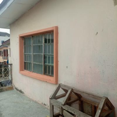 Spacious Room and Palour Upstairs in Surulere, Off Kilo Bus Stop Surulere Lagos, Kilo, Surulere, Lagos, Mini Flat (room and Parlour) for Rent