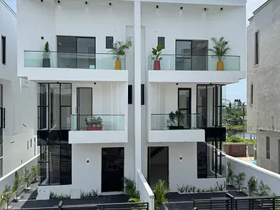 Luxury 5 Bedroom Fully Detached Duplex with BQ