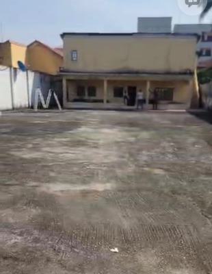 812sqm Land with Bungalow, Muritala Muhammad Way, Yaba, Lagos, Commercial Land for Sale