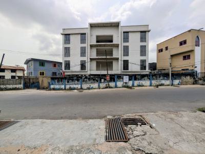 1 Bedroom Apartment in a Great Location, By Hotel Newcastle, Anthony, Maryland, Lagos, Flat / Apartment for Sale