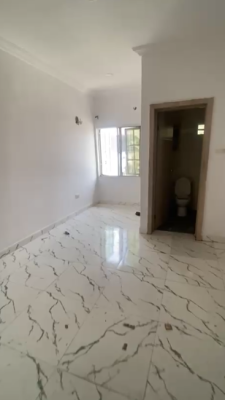 Spacious 1 Bedroom Upstairs, Chevron Alternative, Lekki Phase 2, Lekki, Lagos, Flat / Apartment for Rent