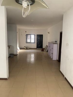 Self Serviced 3 Bedrooms Flat, Conservation Road /2 Minutes to The Express, Lekki Phase 2, Lekki, Lagos, Flat / Apartment for Rent
