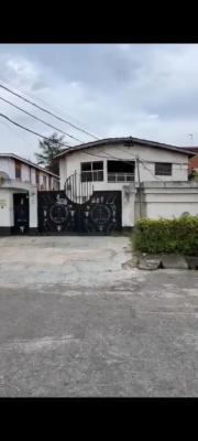 Demolishable Structure Measuring 758sqm in a Good Serene Environment, Gbagada Phase 2, Gbagada, Lagos, Detached Duplex for Sale