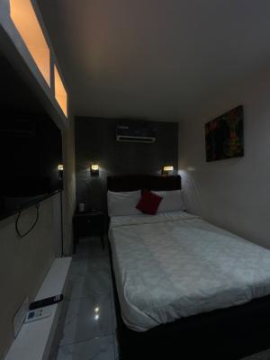 Furnished One Bedroom Apartment, Lekki Phase 1, Lekki, Lagos, Mini Flat (room and Parlour) for Rent