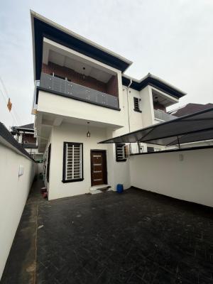 Hot Deal Alert --- Distress Property 3 Bedroom Semi Detached in Lekki, Ikota, Lekki, Lagos, Semi-detached Duplex for Sale