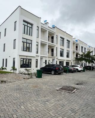 Beautifully Built 4 Bedroom Terrace Duplex with Bq, Osapa, Lekki, Lagos, Terraced Duplex for Rent
