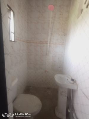 Spacious 2 Bed Upstairs 22/24hrs Light, Thomas, Ajah, Lagos, House for Rent