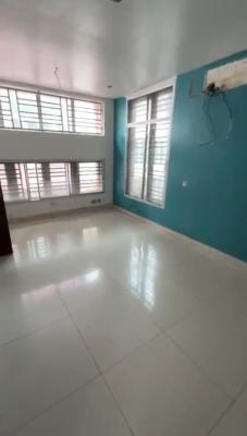 Distress 5 Bedrooms Semi-detached Duplex with 2 Boyz Quarter, Richmond Estate, Ikate, Lekki, Lagos, Semi-detached Duplex for Sale