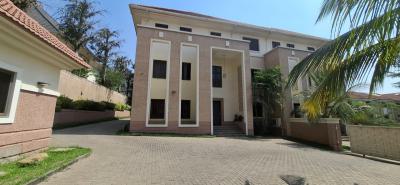 Standard 3 Bedroom Apartment with Bq, Guzape District, Abuja, Flat / Apartment for Sale