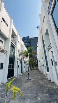 Well Built 2bedroom Maisonette with Bq, Lekki Phase 1, Lekki, Lagos, Flat / Apartment for Rent