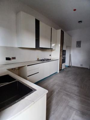 Serviced with 24/7 Power Supply 4 Bedroom En-suite Maisonette with an, Lekki Phase 1, Lekki, Lagos, House for Sale