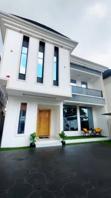 5 Rooms Functioning Hotel, Omole Phase 1, Ikeja, Lagos, Hotel / Guest House for Sale