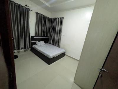 Massive Single Room in a Duplex Shared Apartment, Orchid Road Lekki Lagos, Lekki, Lagos, Self Contain (single Rooms) for Rent