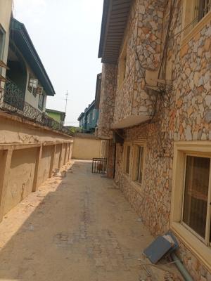 Vitamins a 3 Bedroom Flat, Breaket Estate, Onike, Yaba, Lagos, Flat / Apartment for Rent