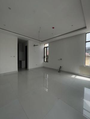 Spacious Massive Luxury 3bedroom Flat Wit Bq, Secure Estate Off Admiraty Wey Lekki Phase One, Lekki Phase 1, Lekki, Lagos, Flat / Apartment for Rent