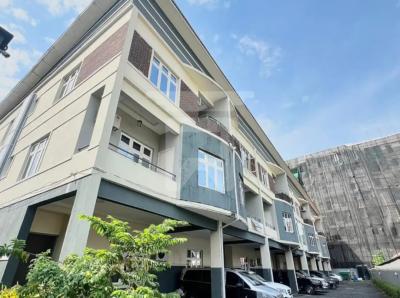 Self-serviced 4 Bedroom En-suite Townhouse with an Enclosed Fitted Kitchen, Oniru, Victoria Island (vi), Lagos, Terraced Duplex for Rent