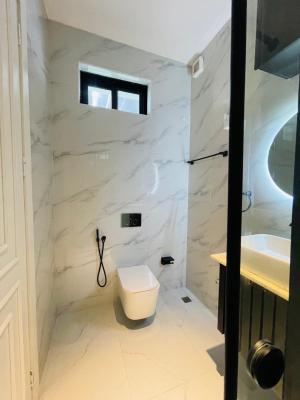 Luxury Serene Waterview 2 Bedroom, Lekki Phase 1, Lekki, Lagos, Flat / Apartment for Sale