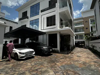 Fully Furnished Luxury & Exclusive Banana Island Property