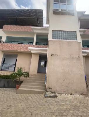 Corporate Office/ Hospital: 4: Unit 2 Bed and 1 Bed, Karu Site., Karu, Abuja, Flat / Apartment for Rent