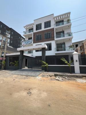 Well Built 2 Bedroom Apartment, Lekki Phase 1, Lekki, Lagos, Block of Flats for Sale