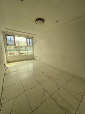 Well Renovated & Spacious 2 Bedrooms Flatfor, Off Nike Art Gallery, Ikate, Lekki, Lagos, Flat / Apartment for Rent