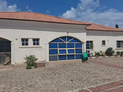 10 Rooms Guest House — Opposite Gwarimpa, Dawaki, Gwarinpa, Abuja