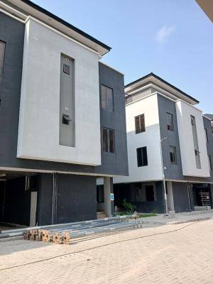 Serviced with 24/7 Power Supply 2 Bedroom En-suite Penthouse Apartment, Lekki Phase 1, Lekki, Lagos, Flat / Apartment for Rent