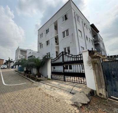 Lovely & Well Maintained Luxurious 3bedroom Apartment, Magodo Gra Phase 1, Gra Phase 1, Magodo, Lagos, Block of Flats for Sale