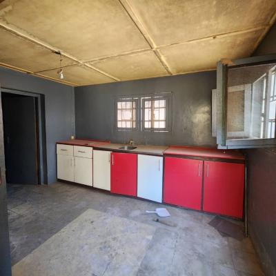 4 Bedroom Flat, Olaogun Estate, Old Ife Road, Ibadan, Oyo, Detached Bungalow for Sale