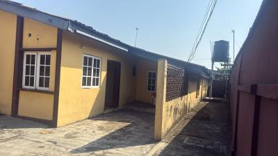 Bungalow Measuring 400sqm, Surulere, Lagos, Detached Bungalow for Sale