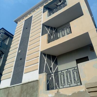 Nice Miniflat Upstairs in Surulere, Off Akerele Road Surulere Lagos, Ogunlana, Surulere, Lagos, Mini Flat (room and Parlour) for Rent