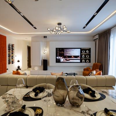 2bedroom Luxury Apartment with Gym and Pool, Lekki Phase 1, Lekki, Lagos, Flat / Apartment Short Let